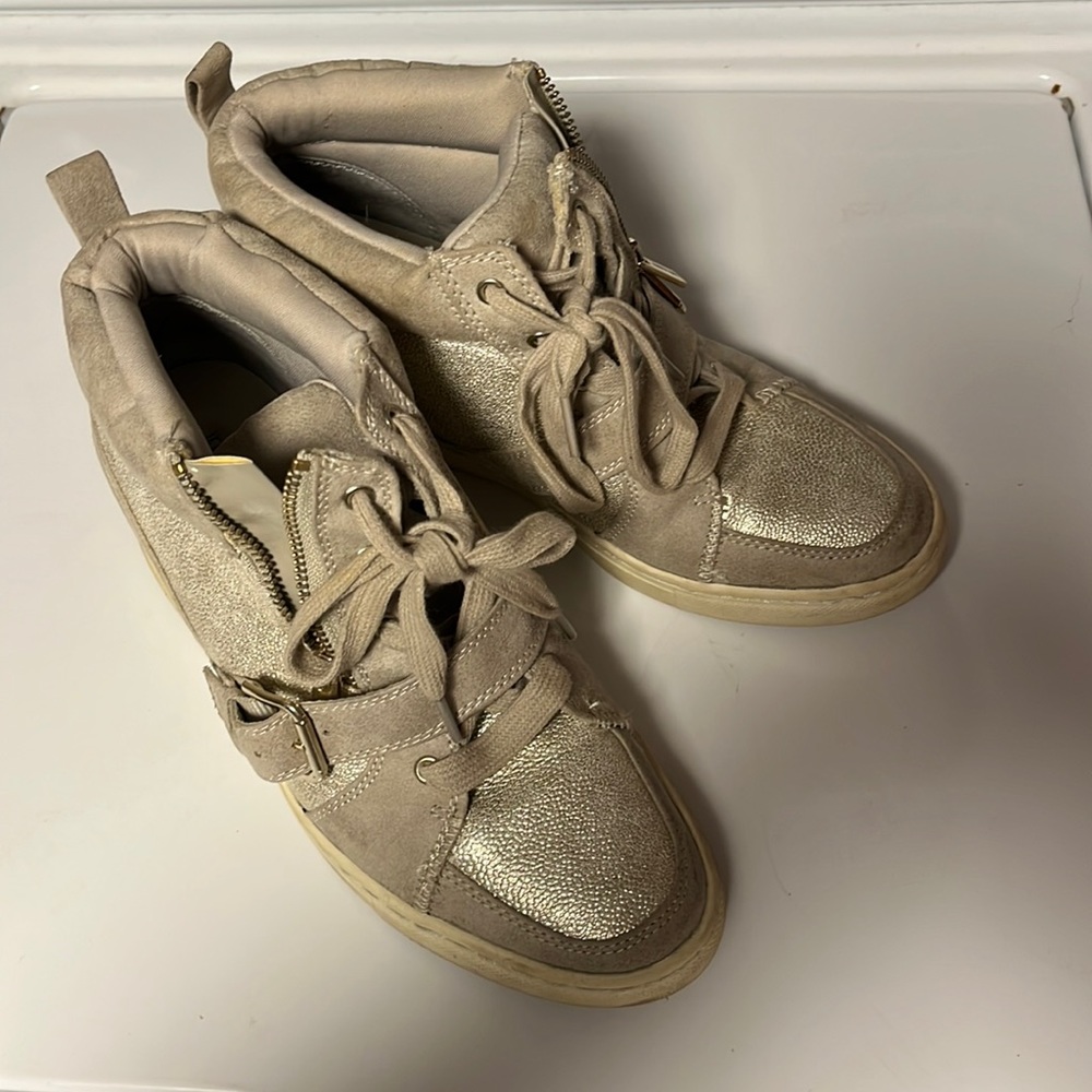 Jennifer Lopez wedge heels